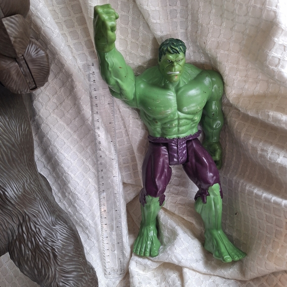 2pc Bundle 18in King Kong 11in Incredible hulk toy Figurine Boy Mancave - Picture 4 of 7